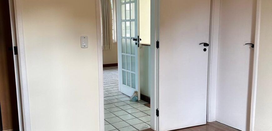 Casa 3 andares 5 quartos – Condominio Ingá – Niteroi