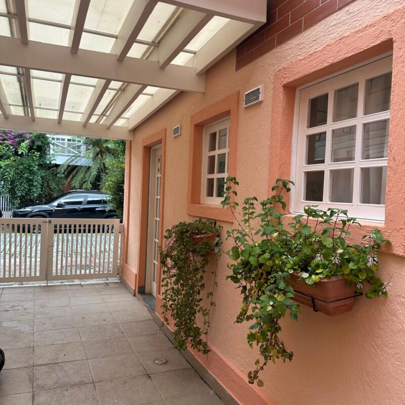Casa 3 andares 5 quartos – Condominio Ingá – Niteroi