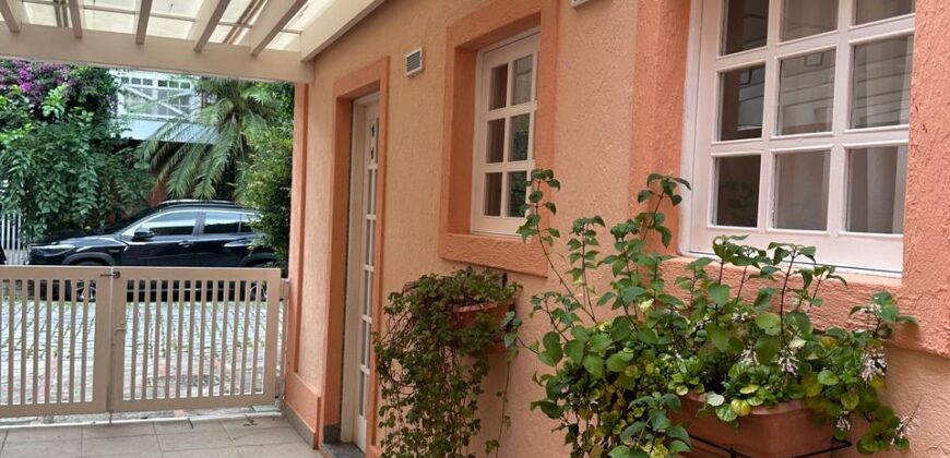 Casa 3 andares 5 quartos – Condominio Ingá – Niteroi