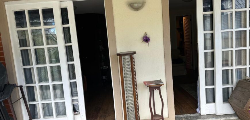 Casa 3 andares 4 quartos – Condomínio Ingá Niterói