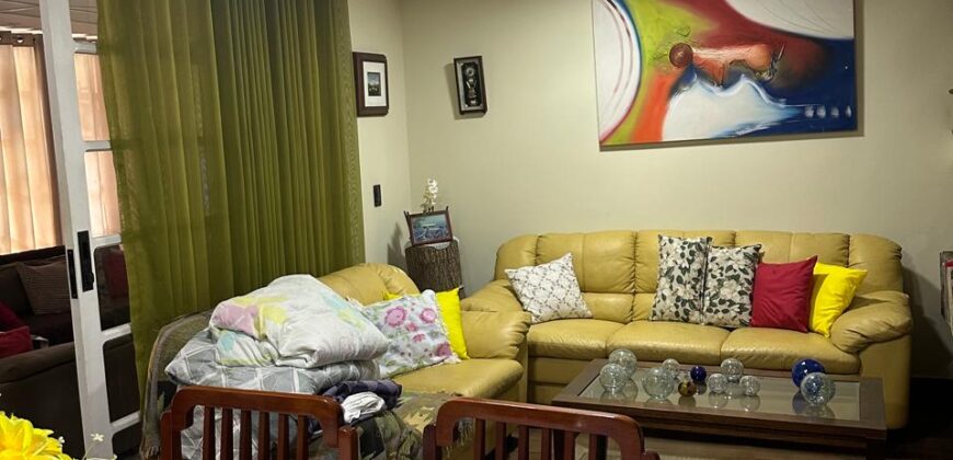 Casa 3 andares 4 quartos – Condomínio Ingá Niterói