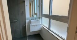 Apartamento Frente Mar no Leme – 110 m² | Vista Deslumbrante da Praia | Reformado