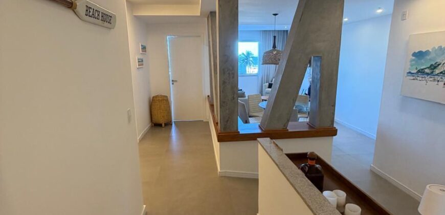 Apartamento Frente Mar no Leme – 110 m² | Vista Deslumbrante da Praia | Reformado