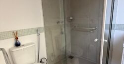 Apartamento Frente Mar no Leme – 110 m² | Vista Deslumbrante da Praia | Reformado