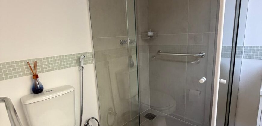 Apartamento Frente Mar no Leme – 110 m² | Vista Deslumbrante da Praia | Reformado